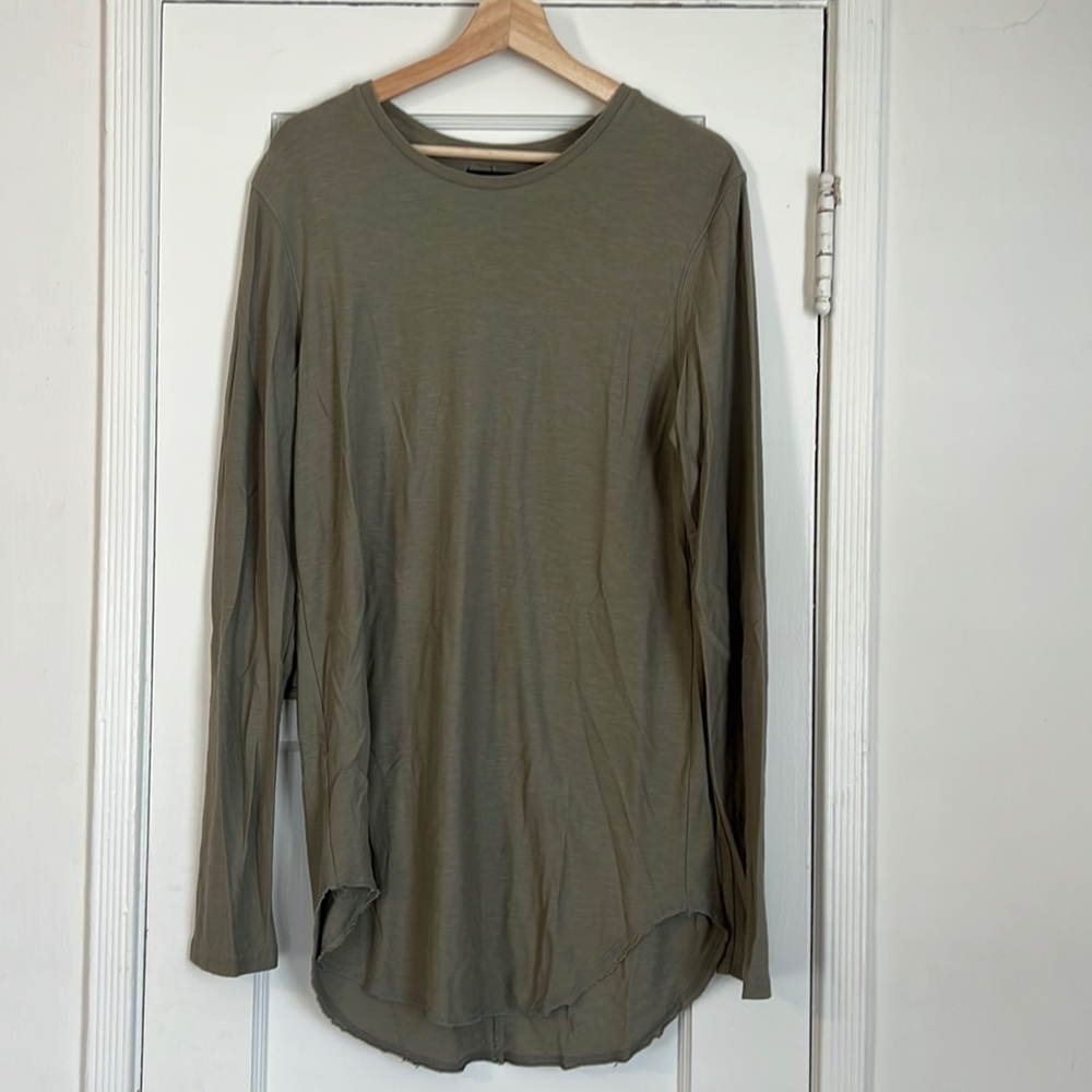 Men’s long sleeve shirt